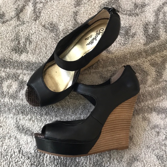 seychelles black wedges
